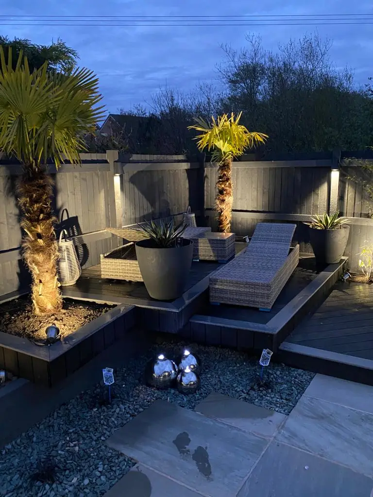 Outdoor garden lighting installation